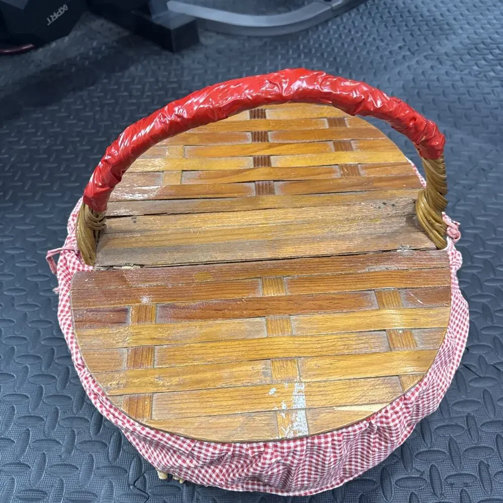 Picnic basket *